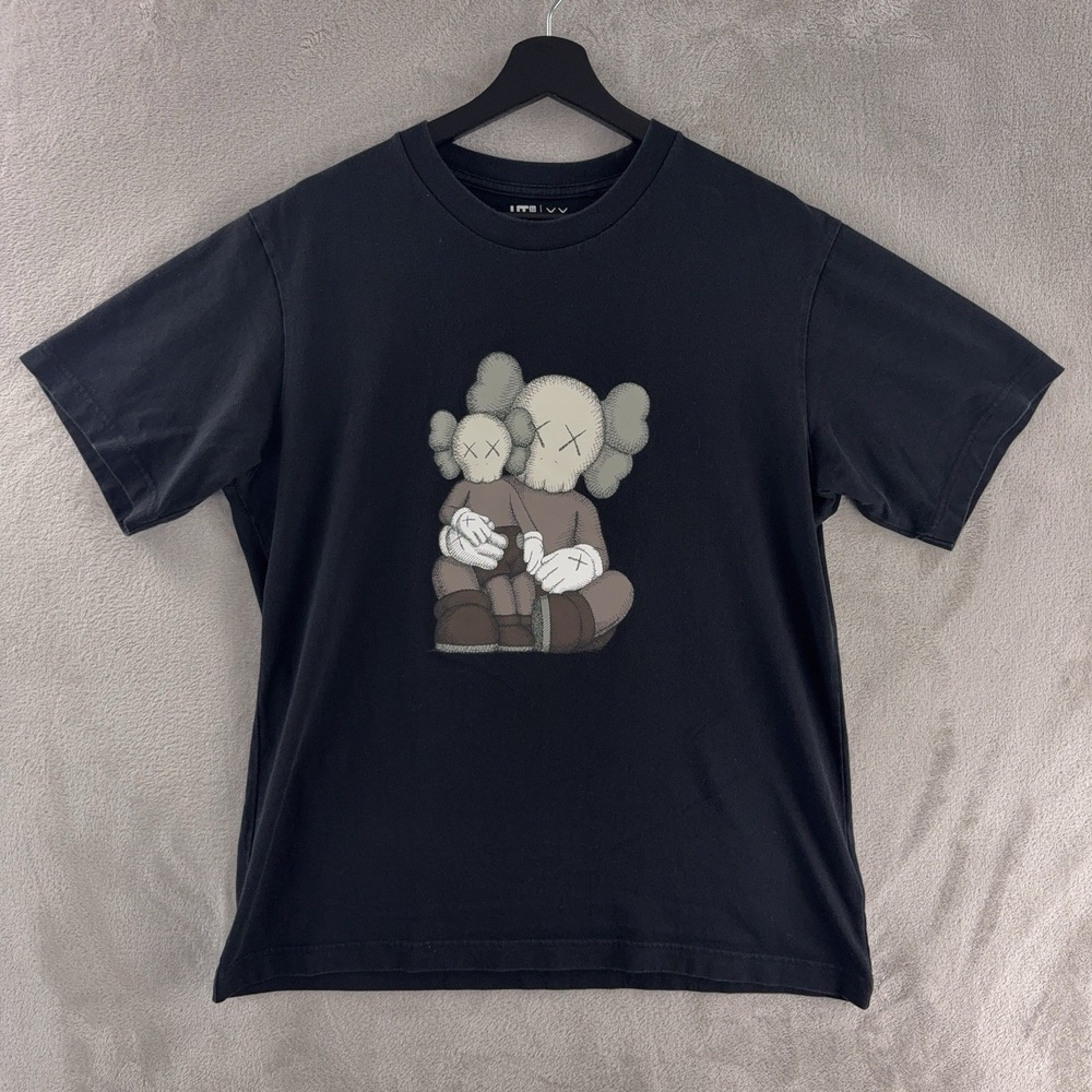 Uniqlo Kaws Family‎ T Shirt Mens Medium Black Companion Art Companion